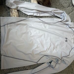 Under Armour Men's Light Gray Long Sleeve Tee